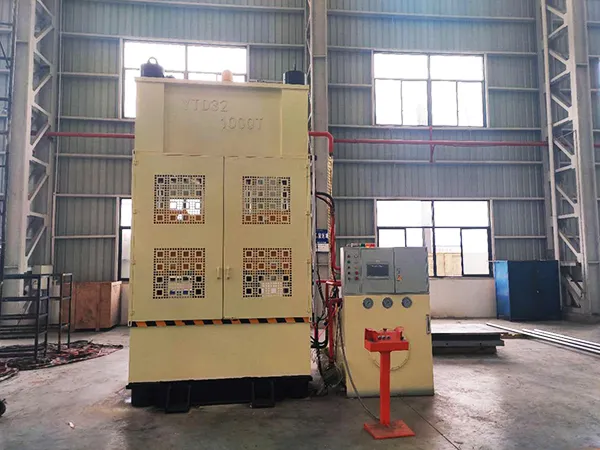 4-Post Hydraulic Press